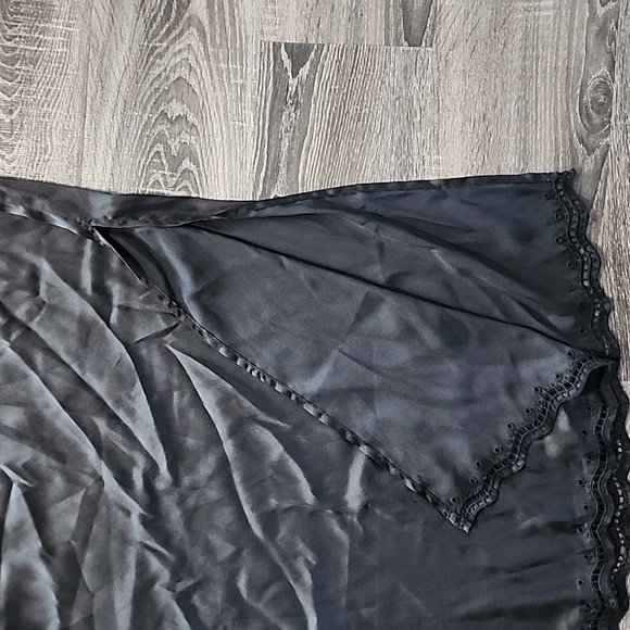 Nasty Gal "Scallop Cut Work Lace Trim" Midi Skirt - Picture 3 of 5